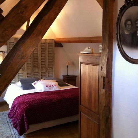 Chambres D'Hotes La Levriere Saint-Denis-le-Ferment Room photo