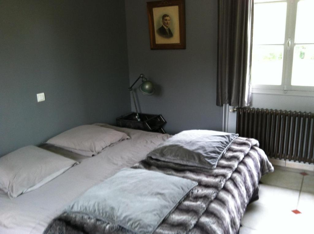 Chambres D'Hotes La Levriere Saint-Denis-le-Ferment Room photo