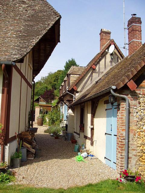 Chambres D'Hotes La Levriere Saint-Denis-le-Ferment Exterior photo